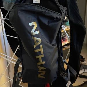 Nathan hydration vest